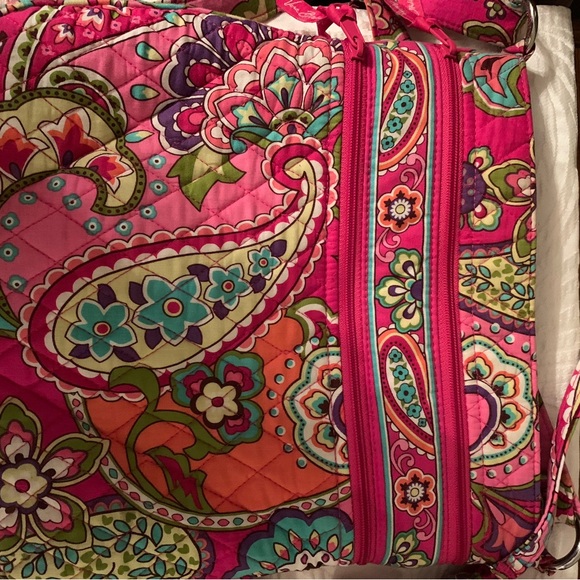 Vera Bradley with matching wallet and wristlet - Picture 2 of 10